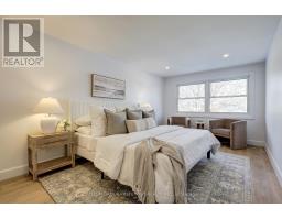 35 ROSTHERNE CRESCENT - 27