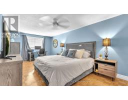 30 SLOANE CRESCENT - 16