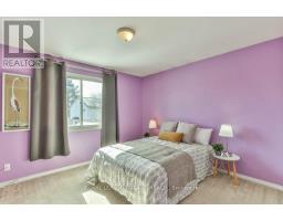 39 BELLROCK CRESCENT - 32