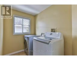 39 BELLROCK CRESCENT - 36