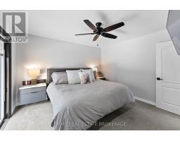 484 FERNDALE AVENUE - 17