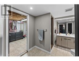 484 FERNDALE AVENUE - 28