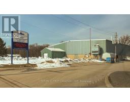 21 - 601 LIONS PARK DRIVE - 23