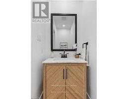 888 QUEENS AVENUE - 19