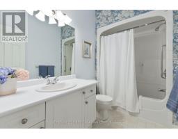 54 WILLOW CRESCENT - 21