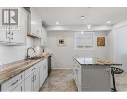 11 GREENBRIER CRESCENT - 11