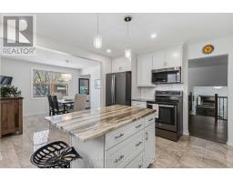 11 GREENBRIER CRESCENT - 12