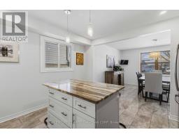 11 GREENBRIER CRESCENT - 14