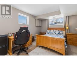 11 GREENBRIER CRESCENT - 23