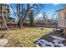 11 GREENBRIER CRESCENT - 36