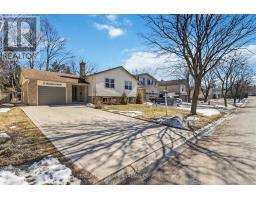 11 GREENBRIER CRESCENT - 4