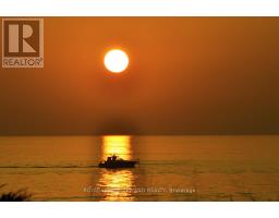 10328 PINETREE DRIVE - 13