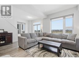 26 - 3380 SINGLETON AVENUE - 17