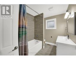 637 JASON CRESCENT - 18