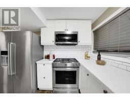 637 JASON CRESCENT - 31