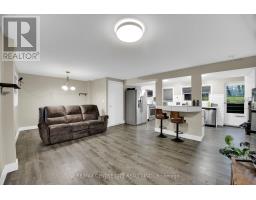 637 JASON CRESCENT - 34