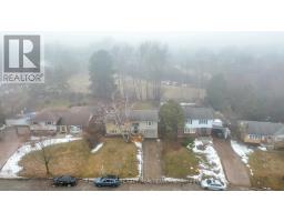 637 JASON CRESCENT - 42