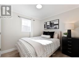 16 LINDSAY DRIVE - 20