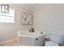 16 LINDSAY DRIVE - 27