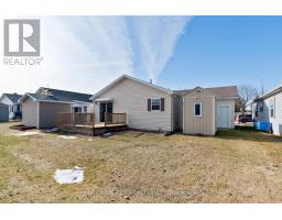 16 LINDSAY DRIVE - 33