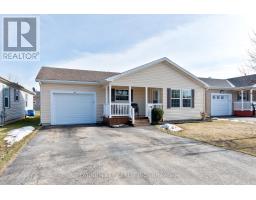 16 LINDSAY DRIVE - 35