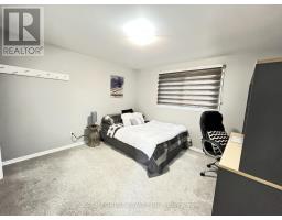 35 ROLLSCOURT GARDENS - 12