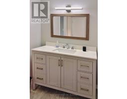 35 ROLLSCOURT GARDENS - 15