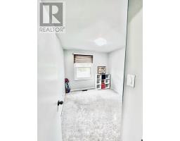 35 ROLLSCOURT GARDENS - 18