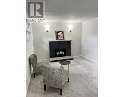 35 ROLLSCOURT GARDENS - 21