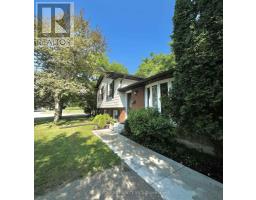 35 ROLLSCOURT GARDENS - 3