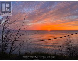 4 - 77719 BLUEWATER HIGHWAY - 13