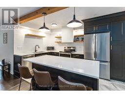 903 - 695 RICHMOND STREET - 11