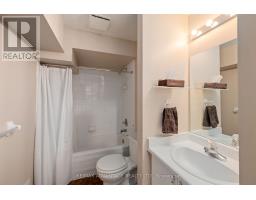 39 - 1478 ADELAIDE STREET N - 23