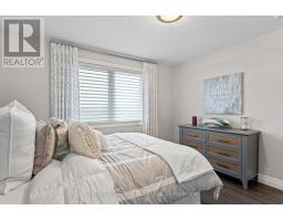 1 - 1061 EAGLETRACE DRIVE - 33