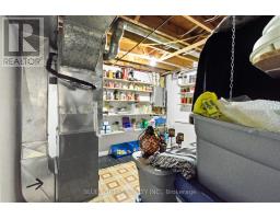 1975 ROYAL CRESCENT - 23