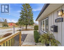 1975 ROYAL CRESCENT - 31