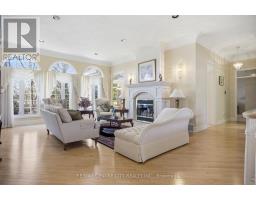 6 HUNTINGTON TERRACE - 11