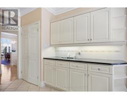 6 HUNTINGTON TERRACE - 15