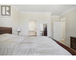 6 HUNTINGTON TERRACE - 23