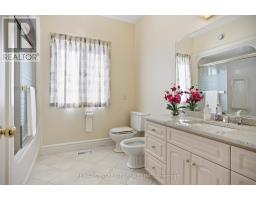 6 HUNTINGTON TERRACE - 24