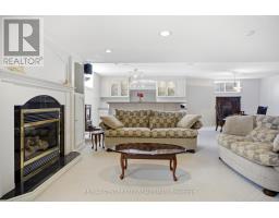 6 HUNTINGTON TERRACE - 29