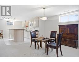 6 HUNTINGTON TERRACE - 30