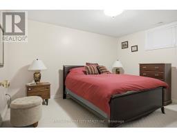 6 HUNTINGTON TERRACE - 36