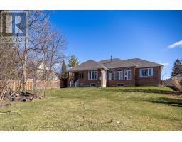 6 HUNTINGTON TERRACE - 40