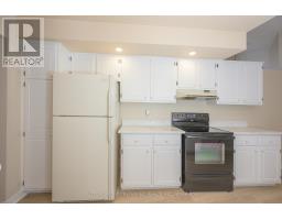 51 - 50 FIDDLERS GREEN ROAD - 16