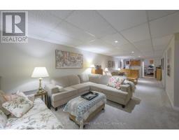 51 - 50 FIDDLERS GREEN ROAD - 26