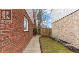 808 FARNHAM ROAD - 32