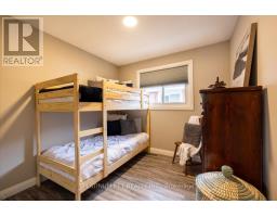 42 GARLAND CRESCENT - 11