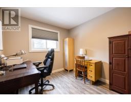 42 GARLAND CRESCENT - 12