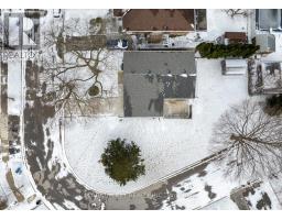 42 GARLAND CRESCENT - 22